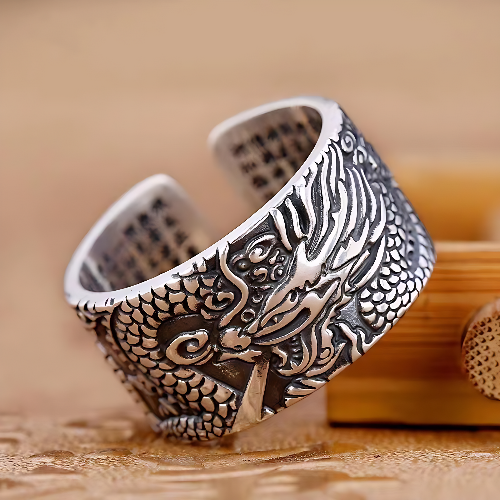 Bague Dragon Asiatique - L’ouverture est réglable