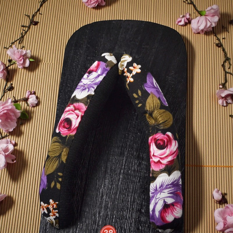 Tong en bois japonaise