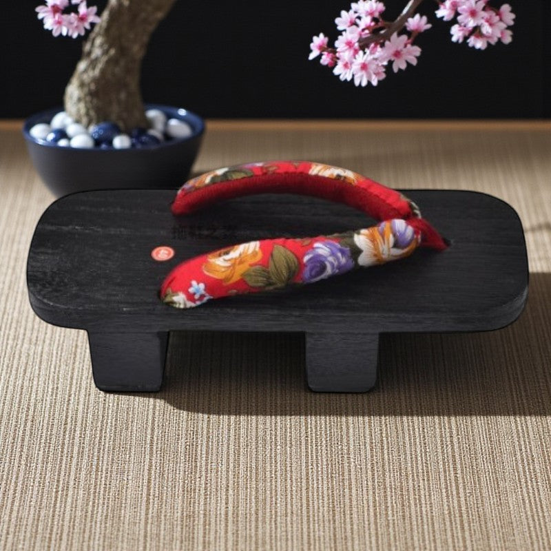 Tong en bois japonaise