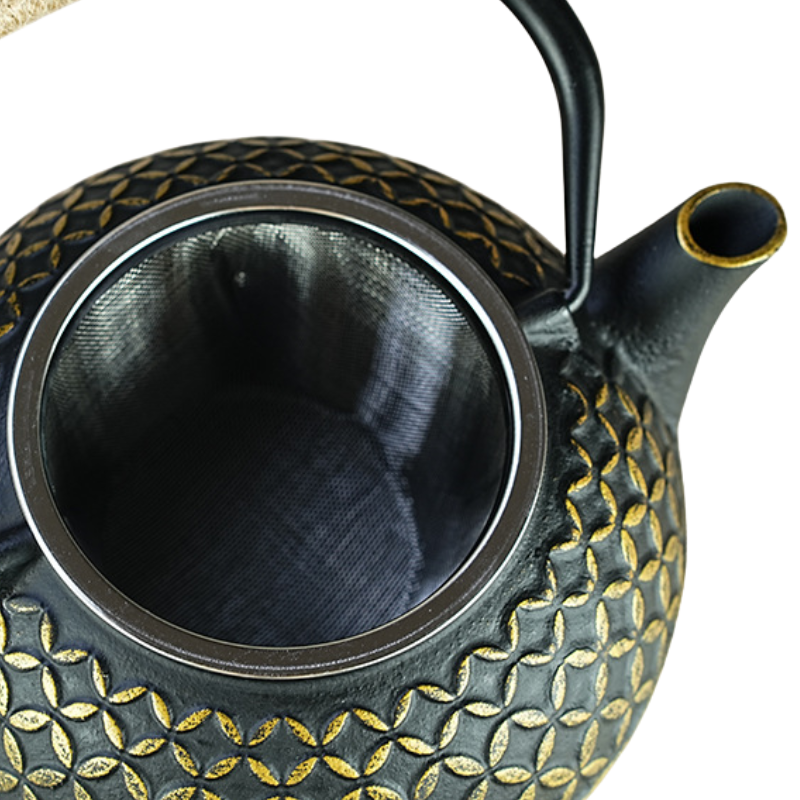 théière en fonte émaillée japonaise noir et or