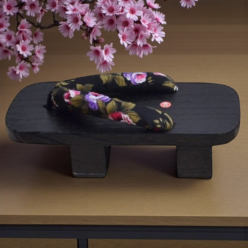 Tong en bois japonaise