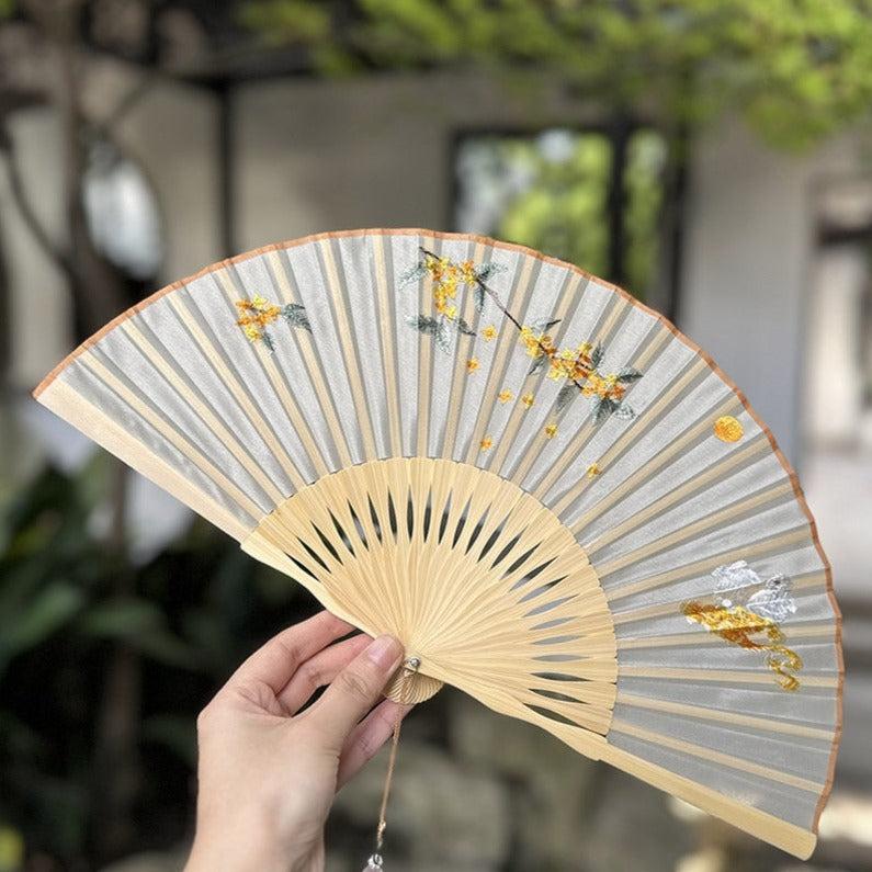 Eventail japonais traditionnel