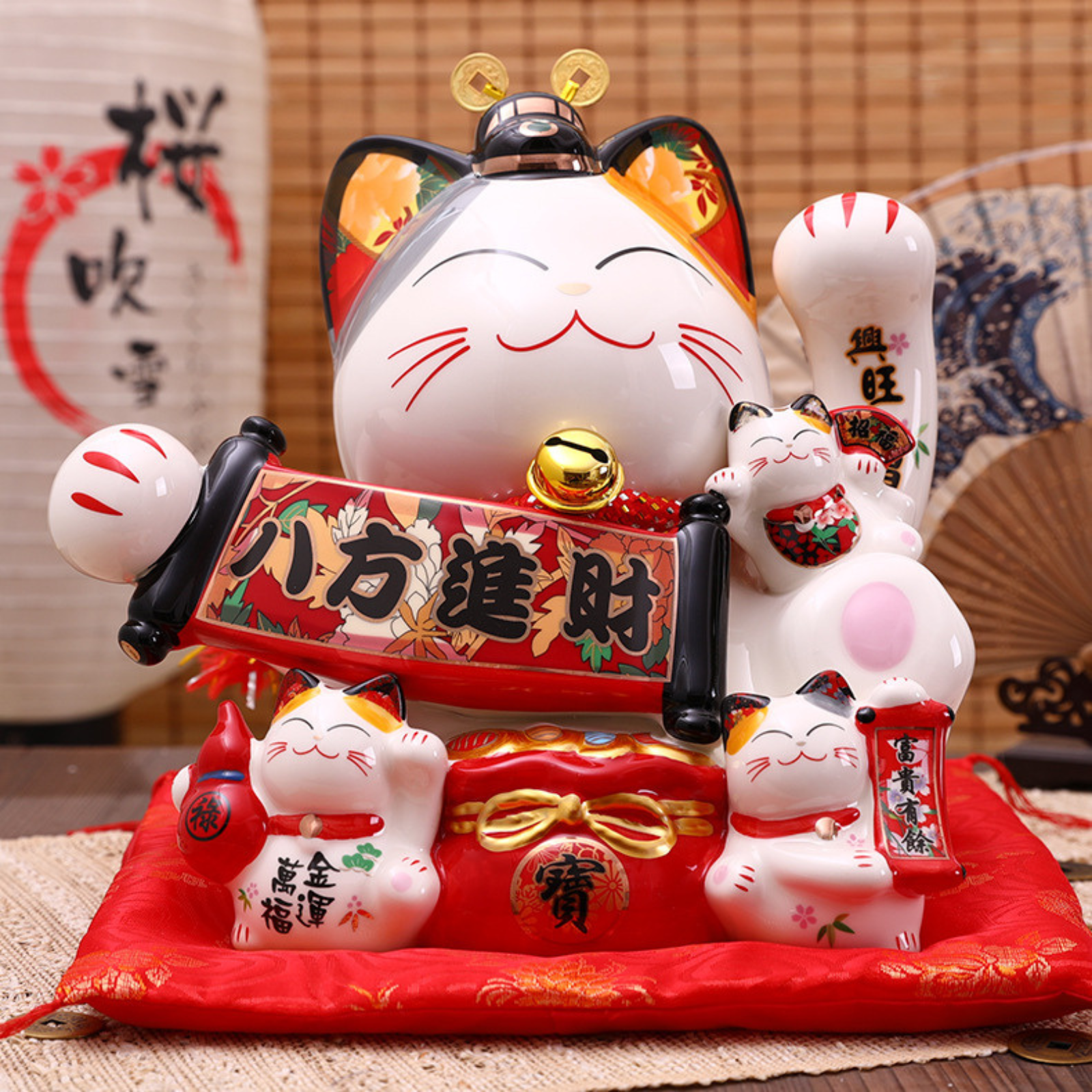 Maneki Neko Tirelire ’Ruban Okami’ - 25 x 27 26 cm