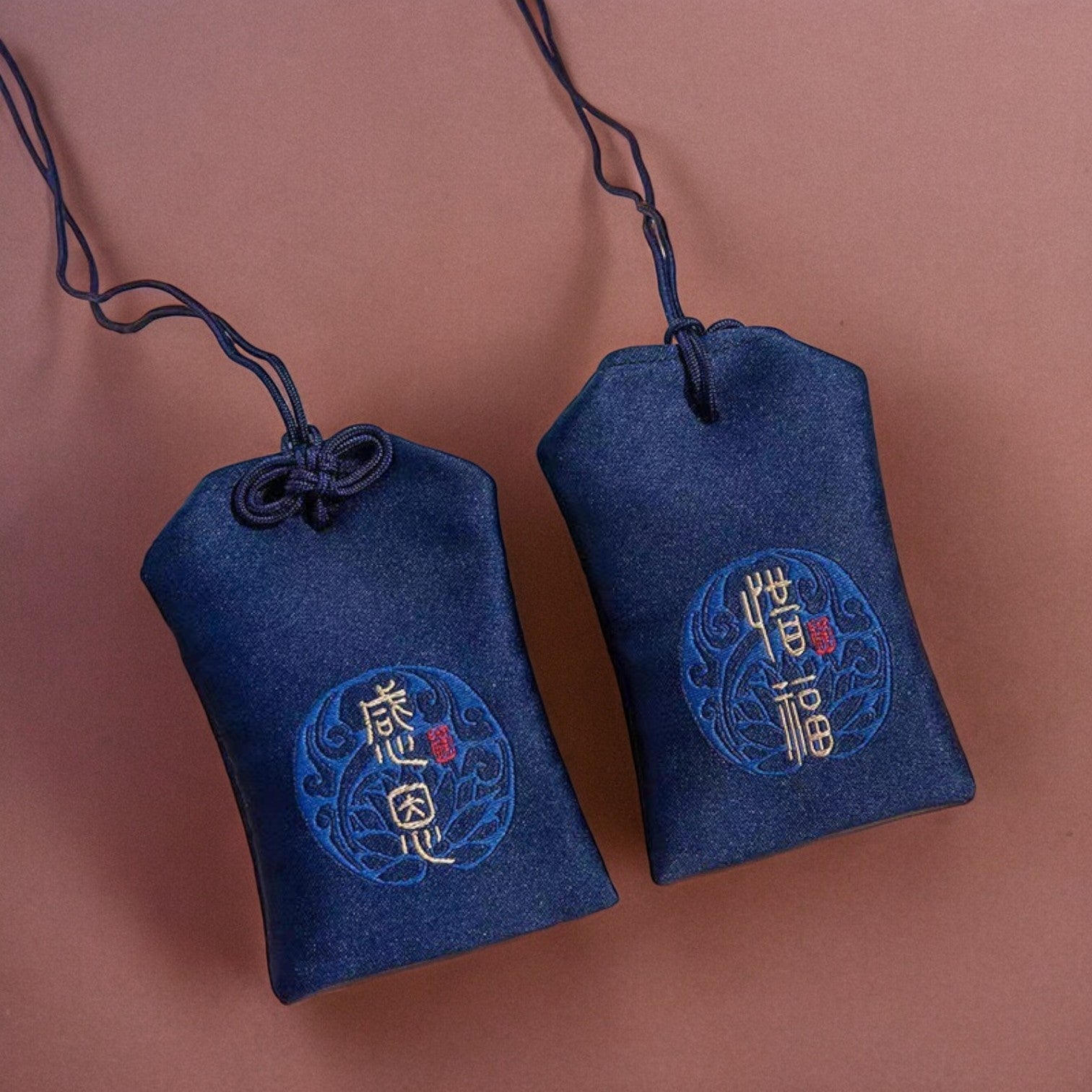 Omamori porte bonheur japonais - Bleu