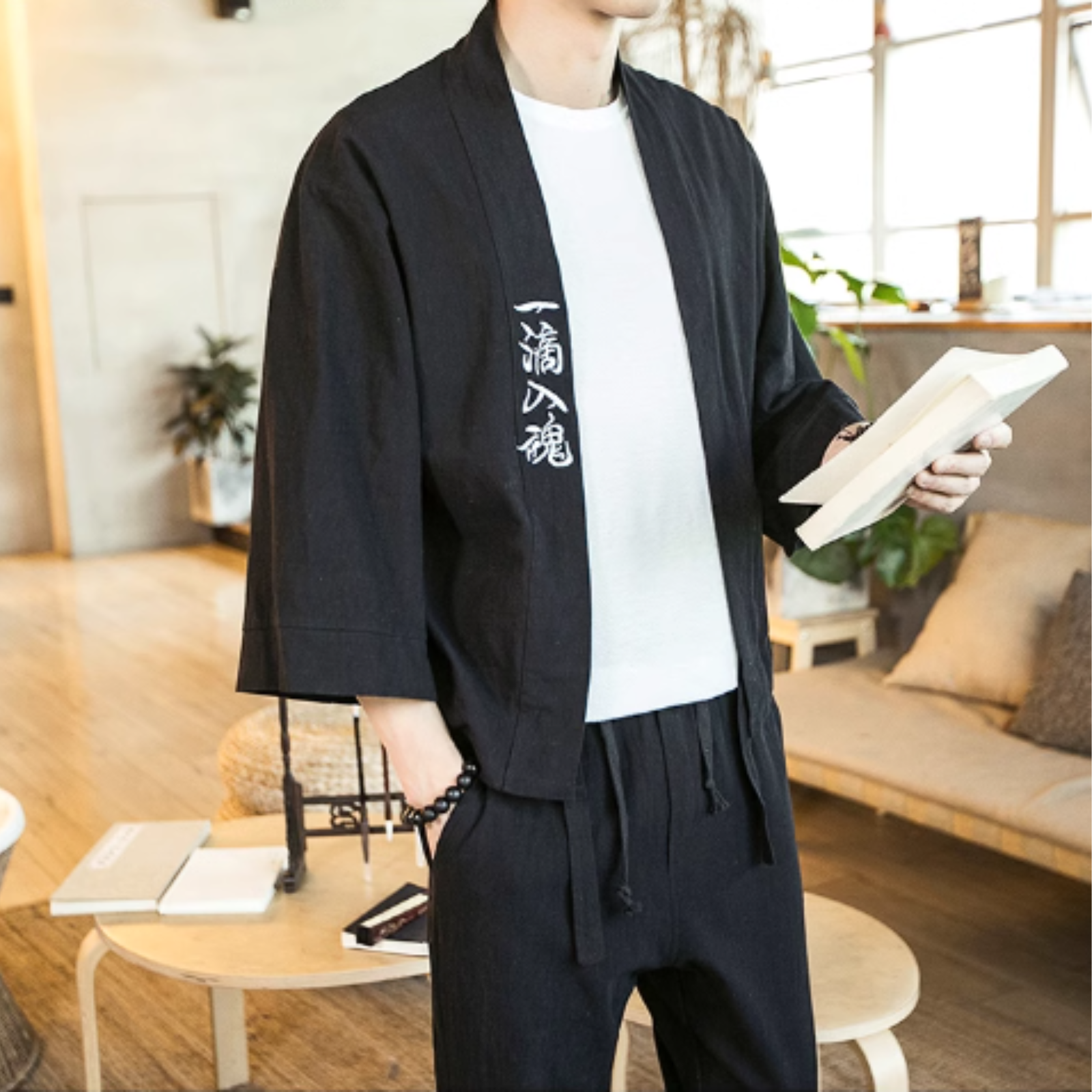 Veste Kimono à Ecriture Japonaise ’Kanji’