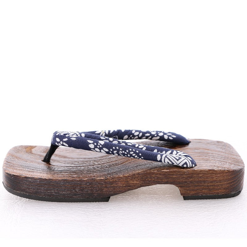 Tong japonaise en bois